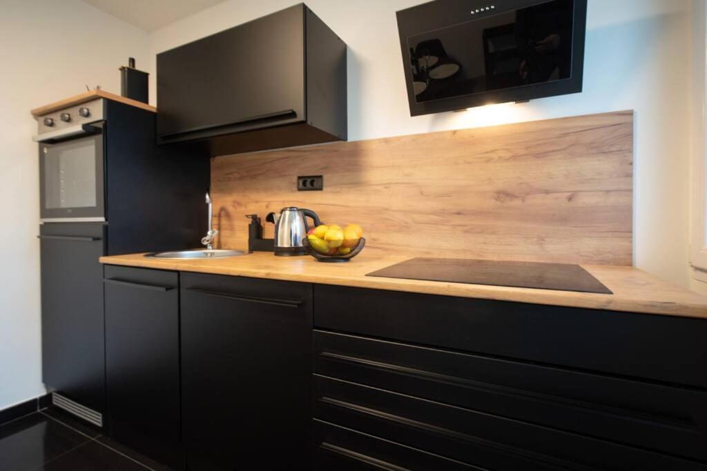 רייקה Apartment Hesa- 4 Star Apartment מראה חיצוני תמונה